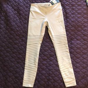 NWT Nike Epic Lux Reflective Running Tights